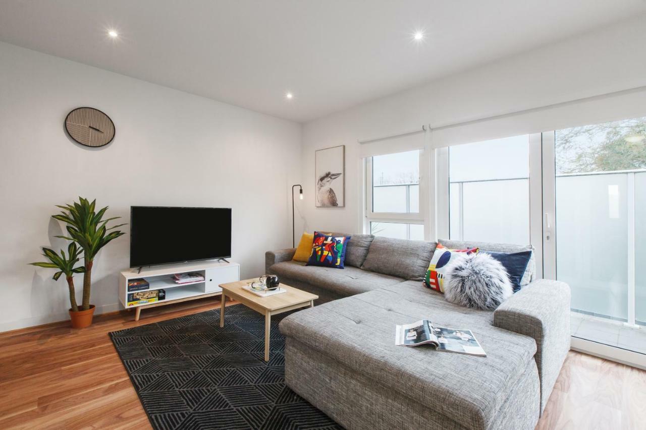 Heart Of Highett Apartment By Ready Set Host Melbourne Exterior photo